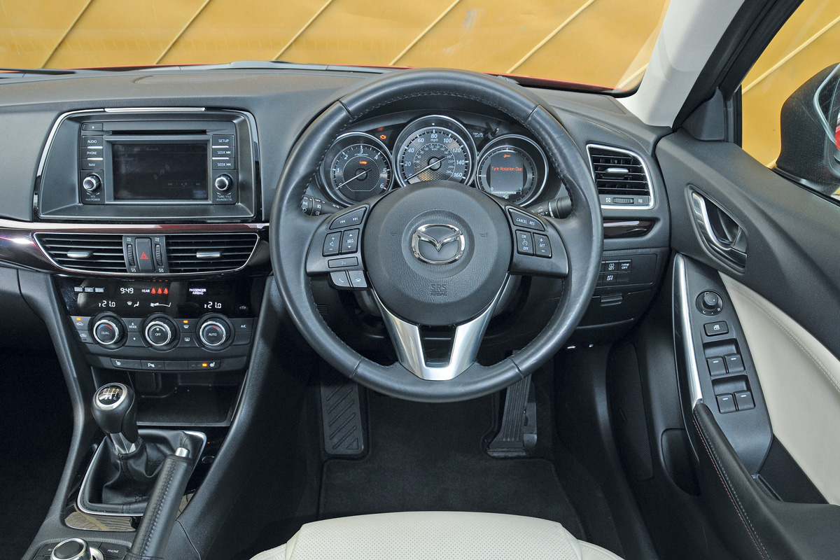 Mazda 6 2.2D Sport interior