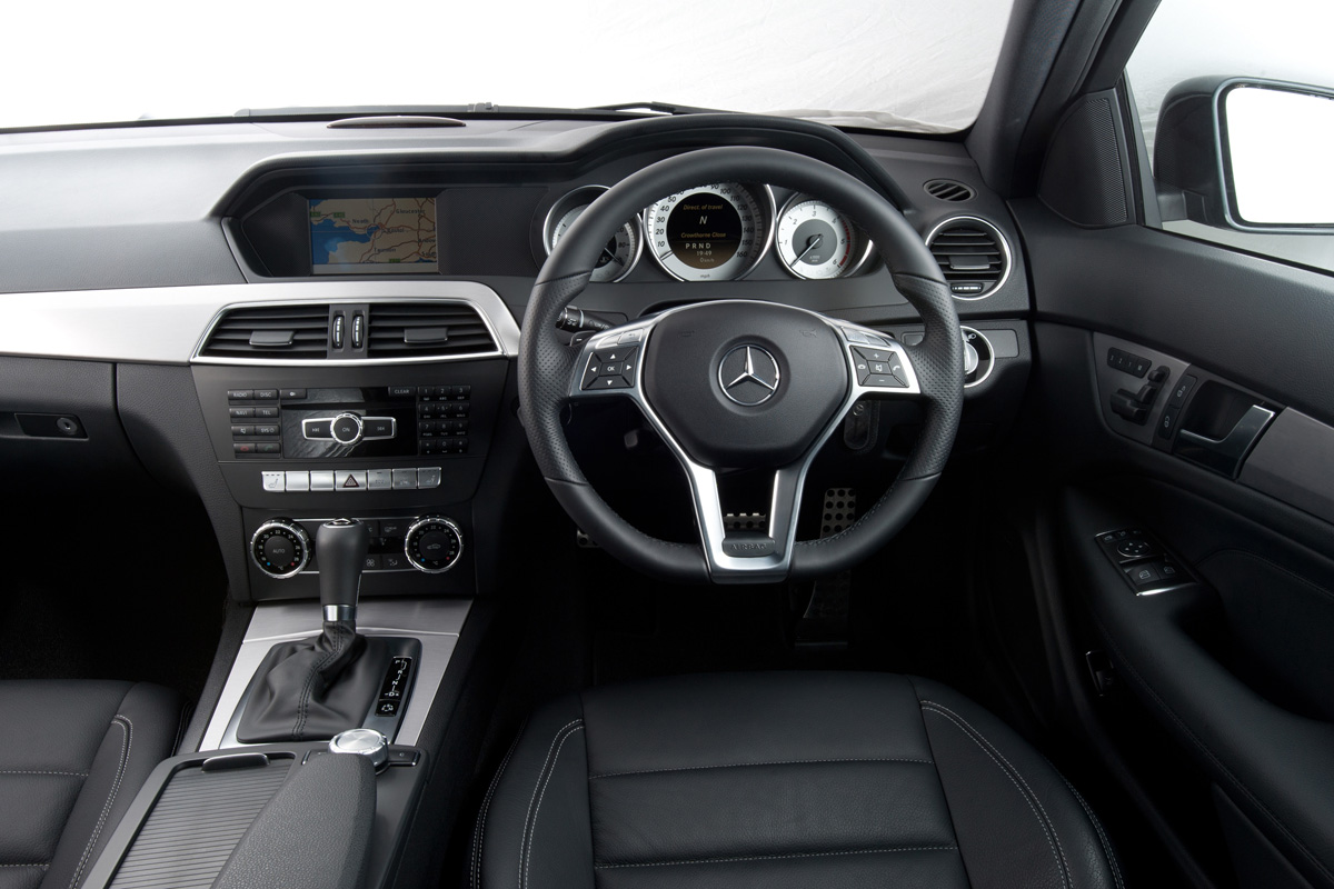 Mercedes C250 CGI Coupe interior
