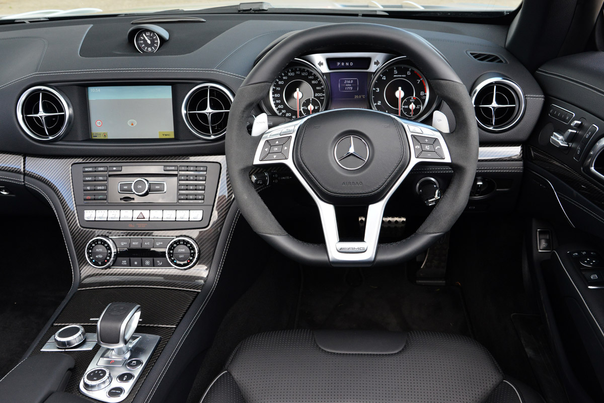 Mercedes SL63 AMG interior