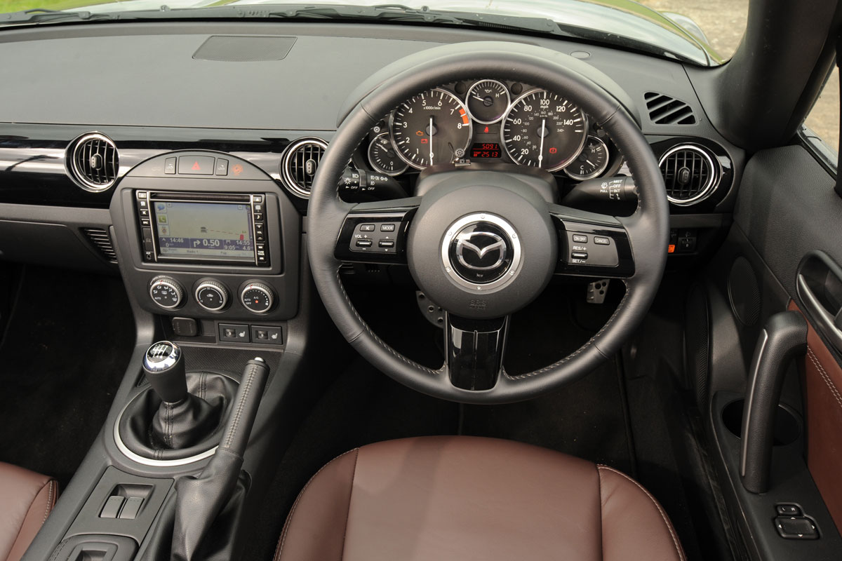 Mazda MX-5 interior