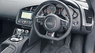Audi R8 V8 Coupe interior