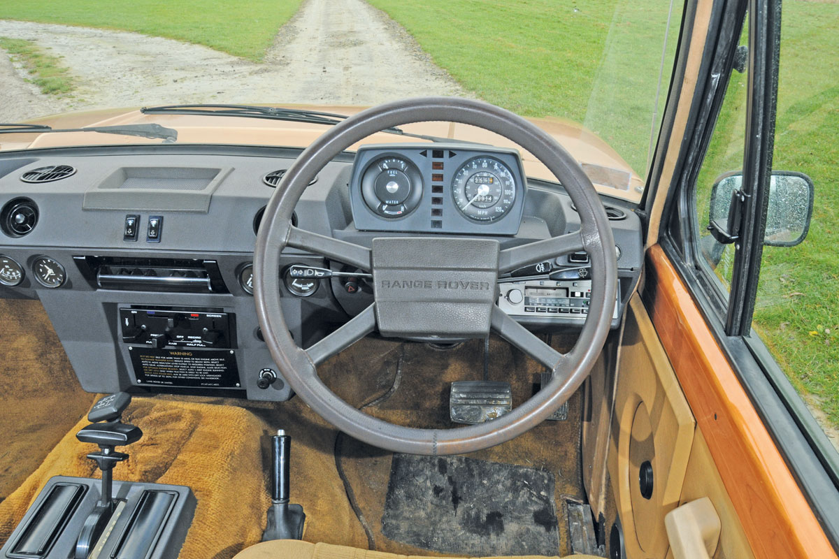 Range Rover MkI interior