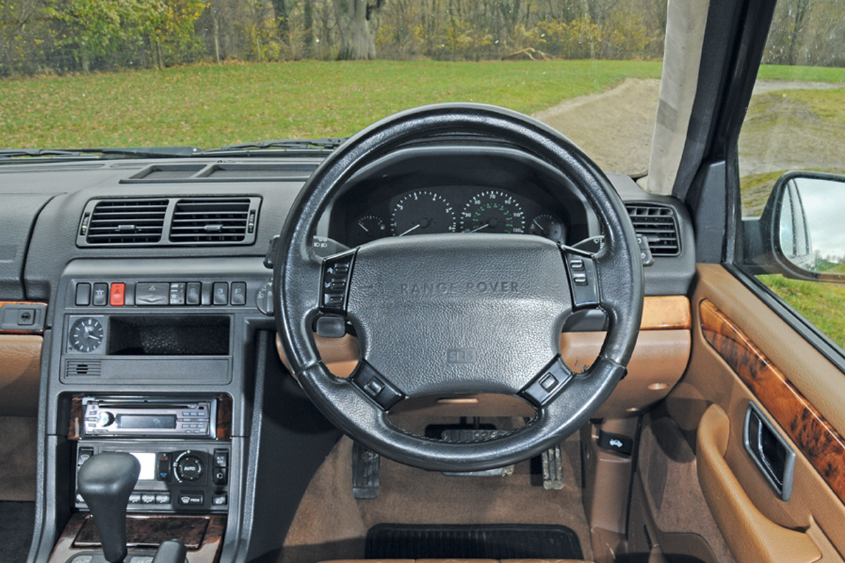 Range Rover MkII interior