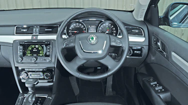 Skoda Superb 2.0 TDI SE Plus interior