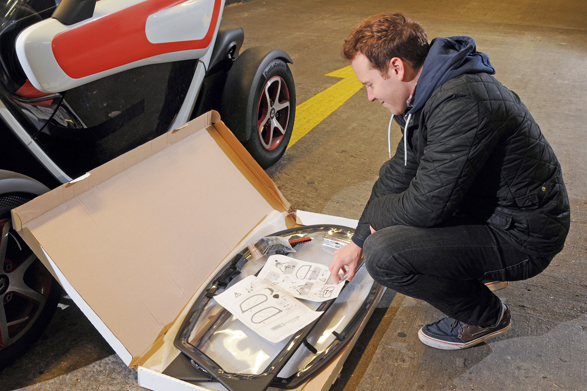 Renault Twizy windows intstall