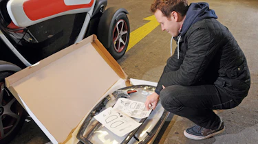 Renault Twizy windows intstall