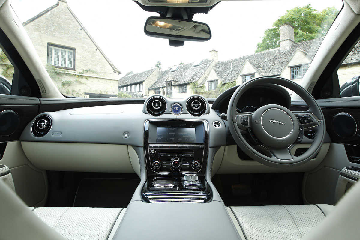 Jaguar XJ interior