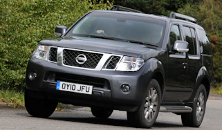 Nissan Pathfinder front cornering