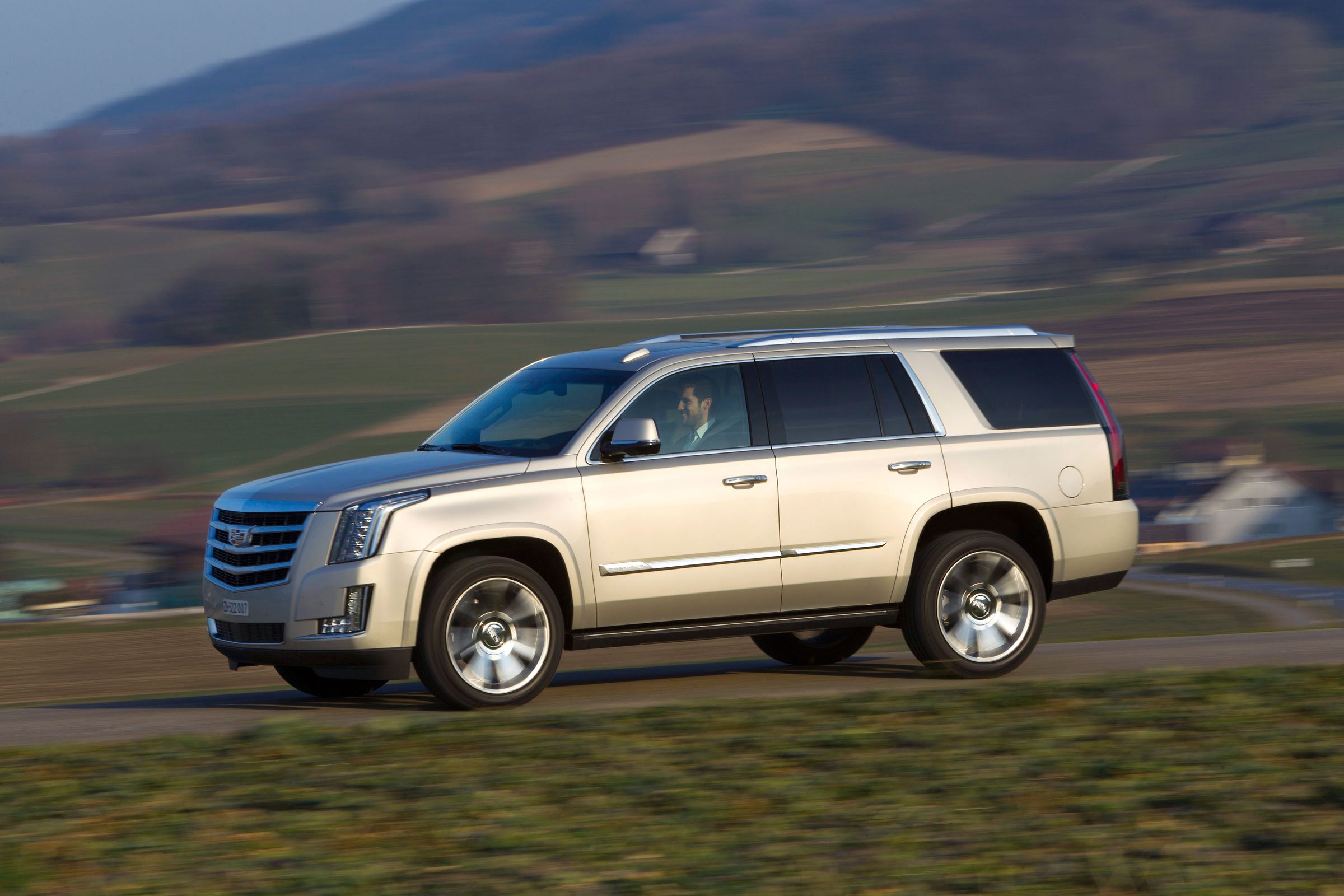 Cadillac Escalade 2015 - driving