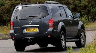 Nissan Pathfinder rear cornering