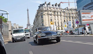 Citroen DS Eiffel Tower