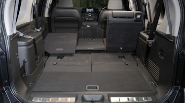 Nissan Pathfinder boot