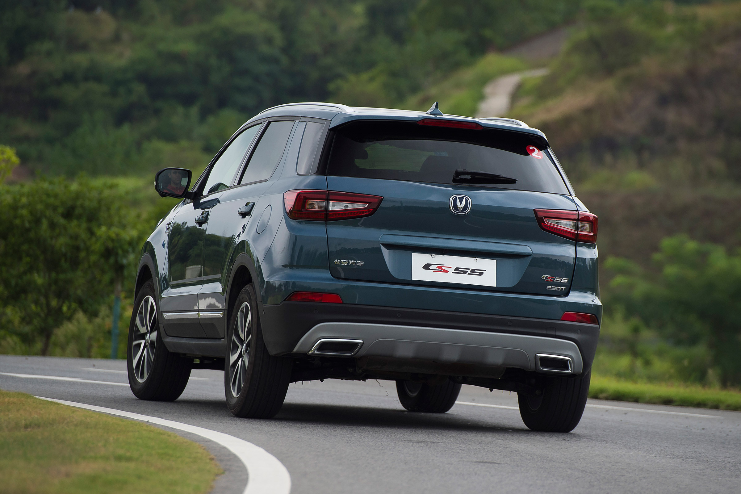 Range Rover Sport - front cornering