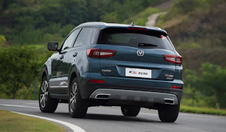 Range Rover Sport - front cornering