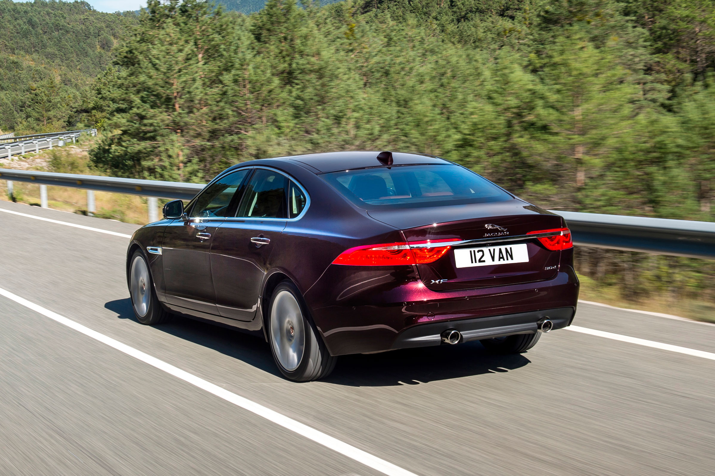 Jaguar XF Portfolio - rear tracking