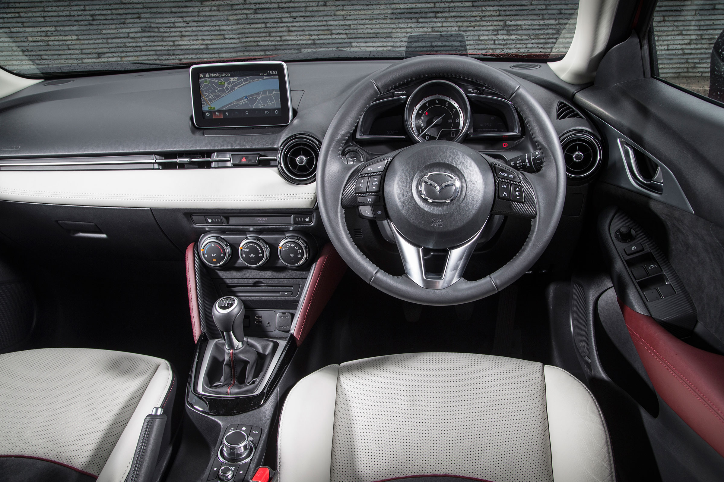Mazda CX-3 - interior