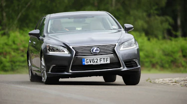 Lexus LS 600h action