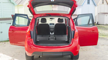 Vauxhall Meriva 2014 facelift - boot