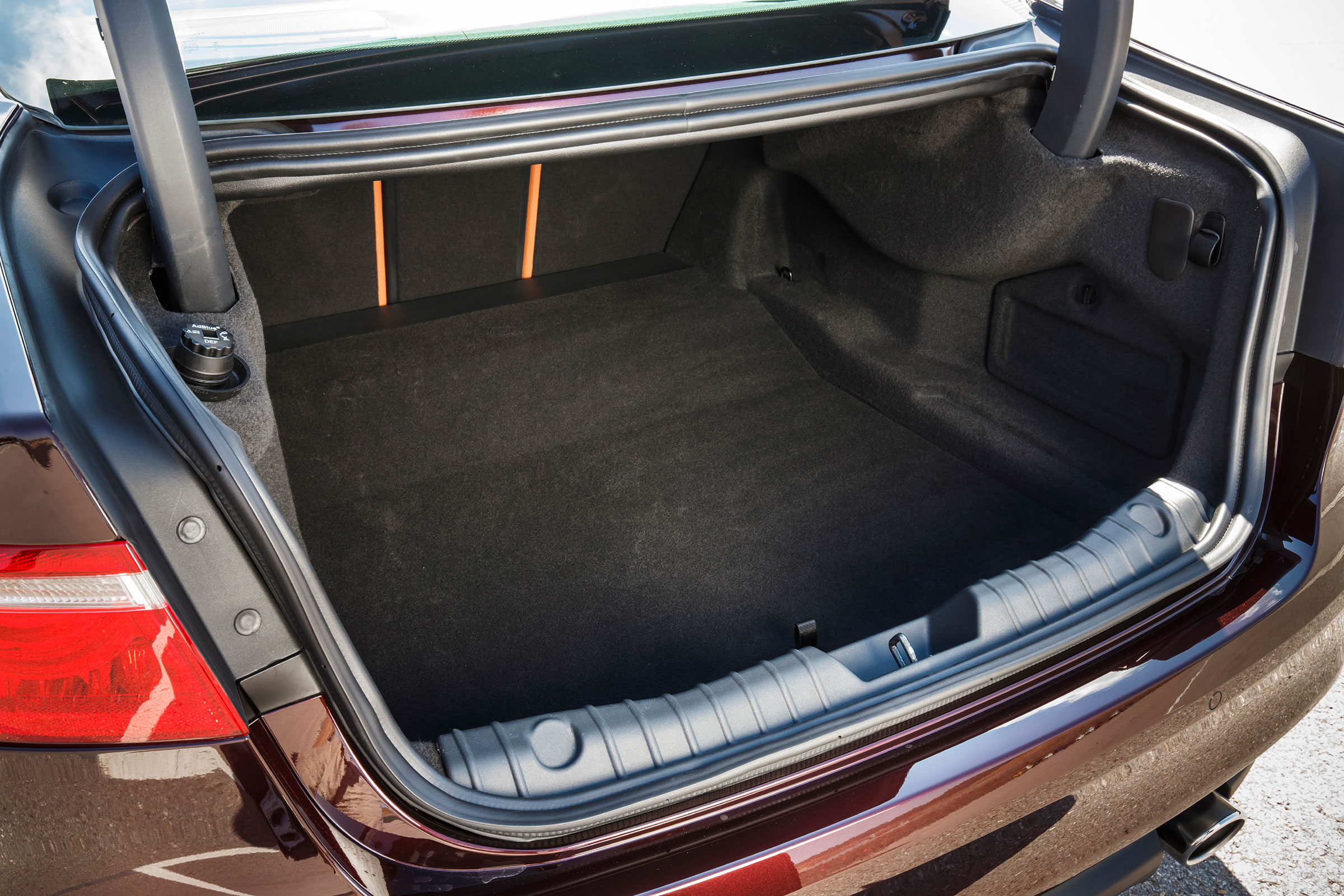 Jaguar XF Portfolio - boot