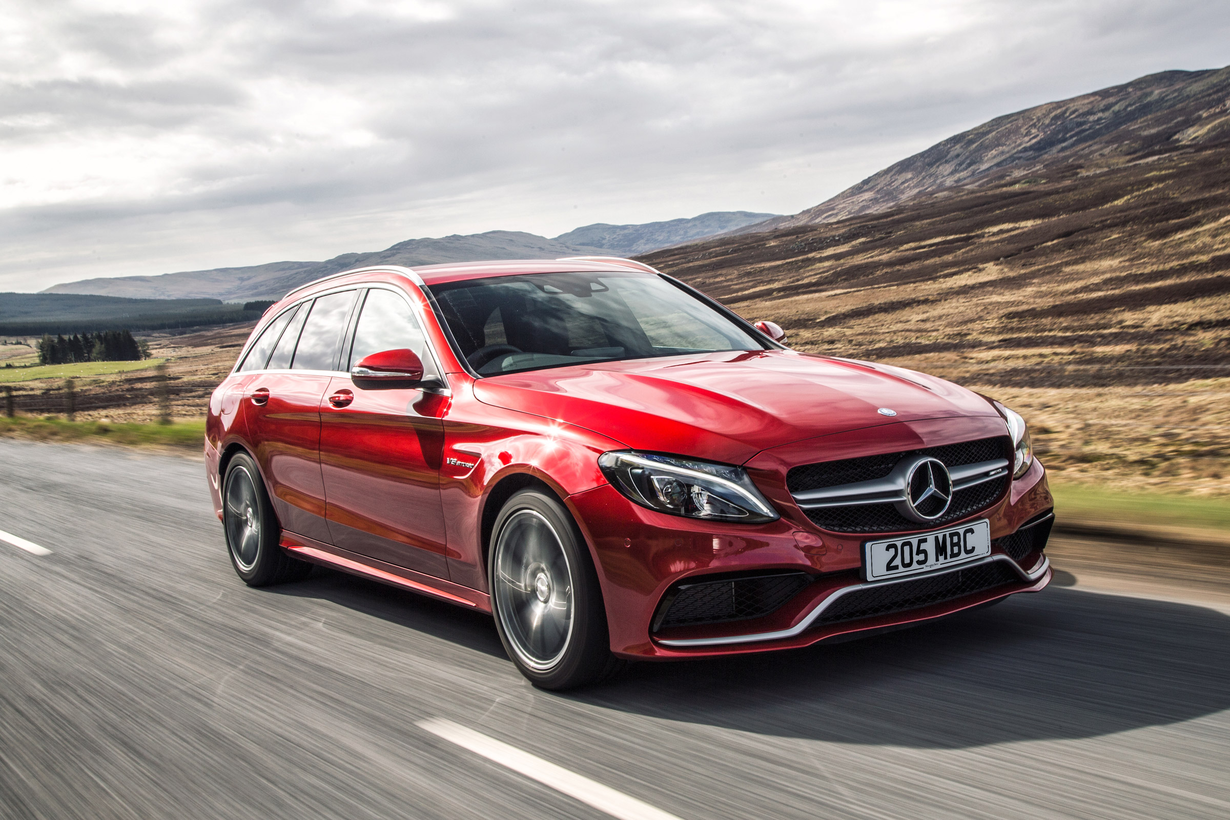 Mercedes-AMG C63 Estate 2015 tracking