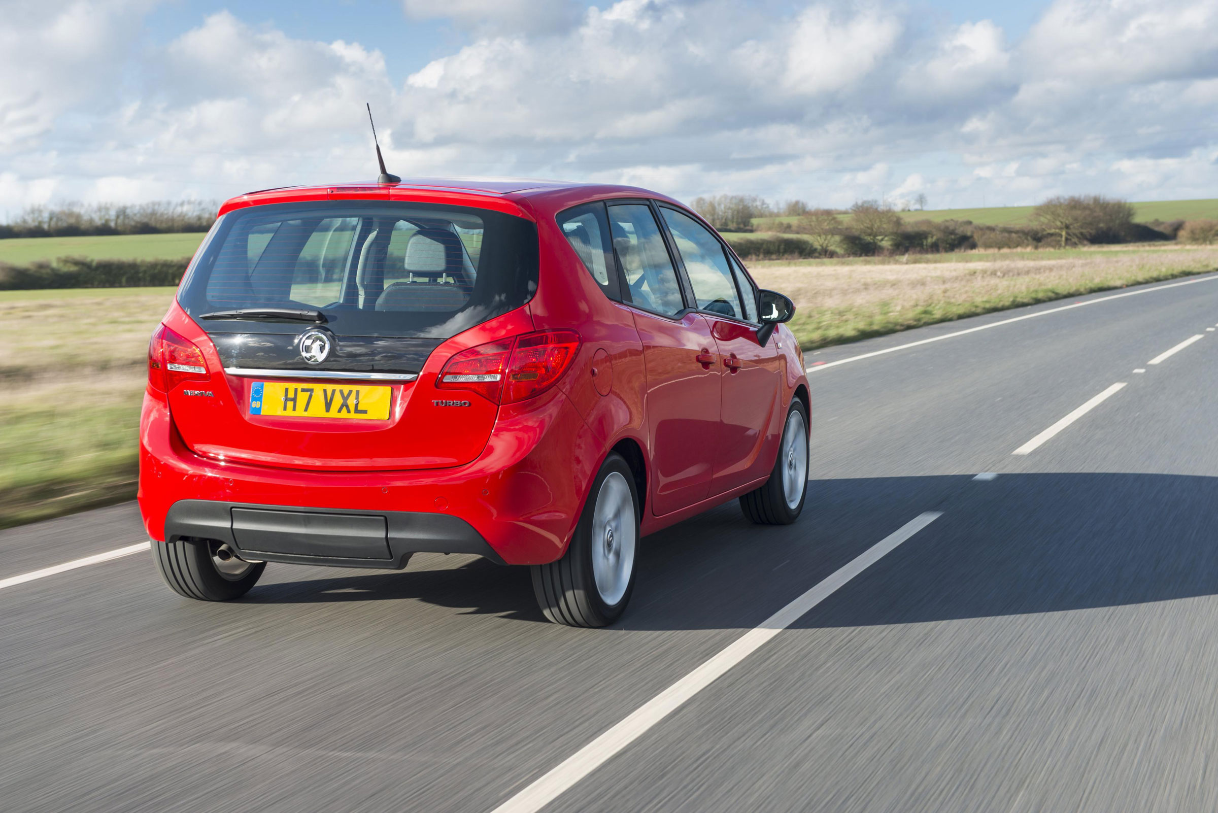 Vauxhall Meriva 2014 facelift - rear tracking