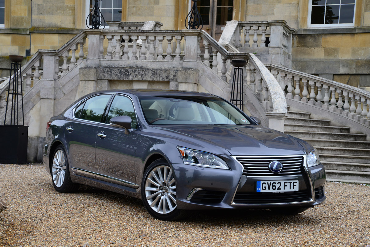 Lexus LS 600h static