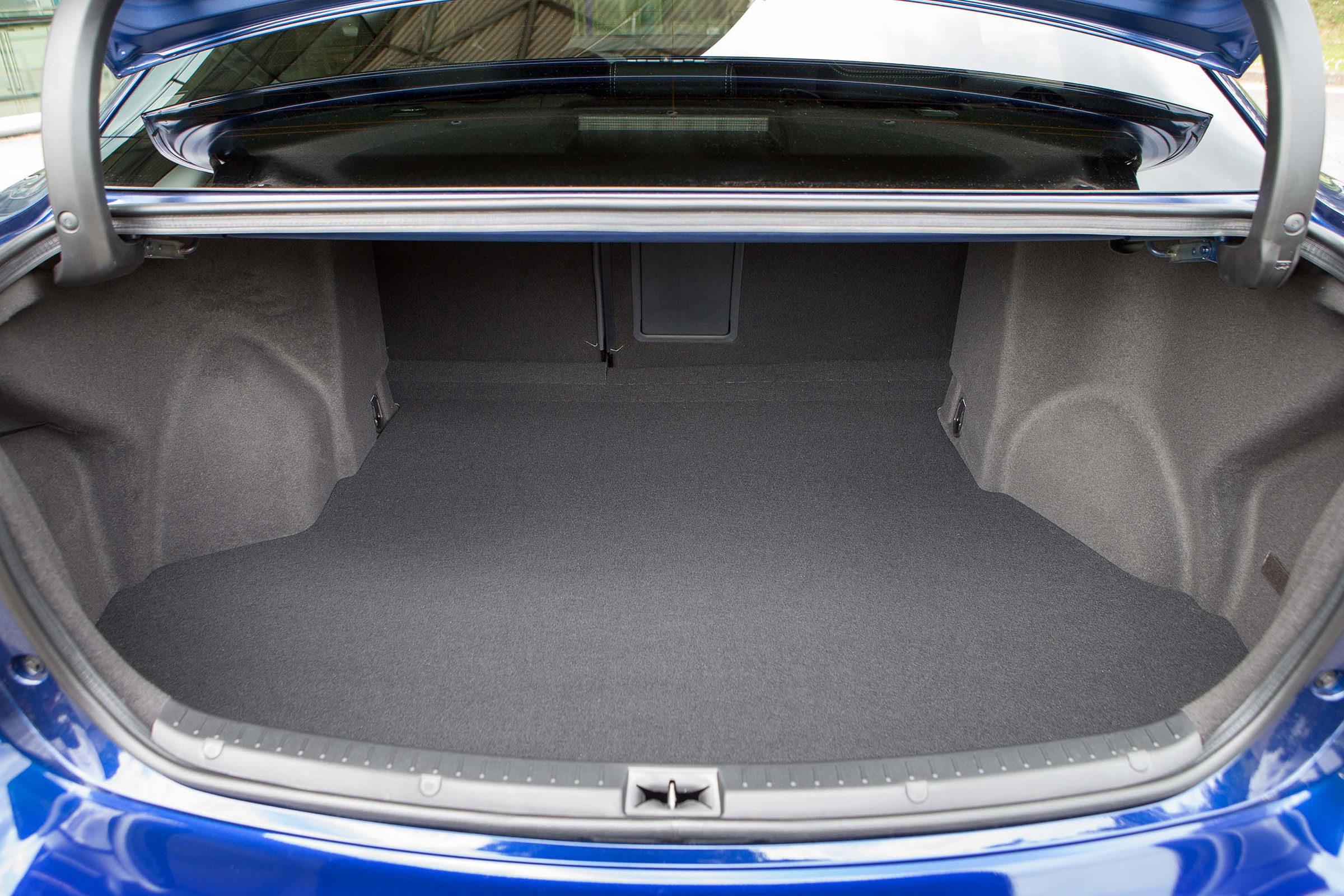 Toyota Avensis - boot