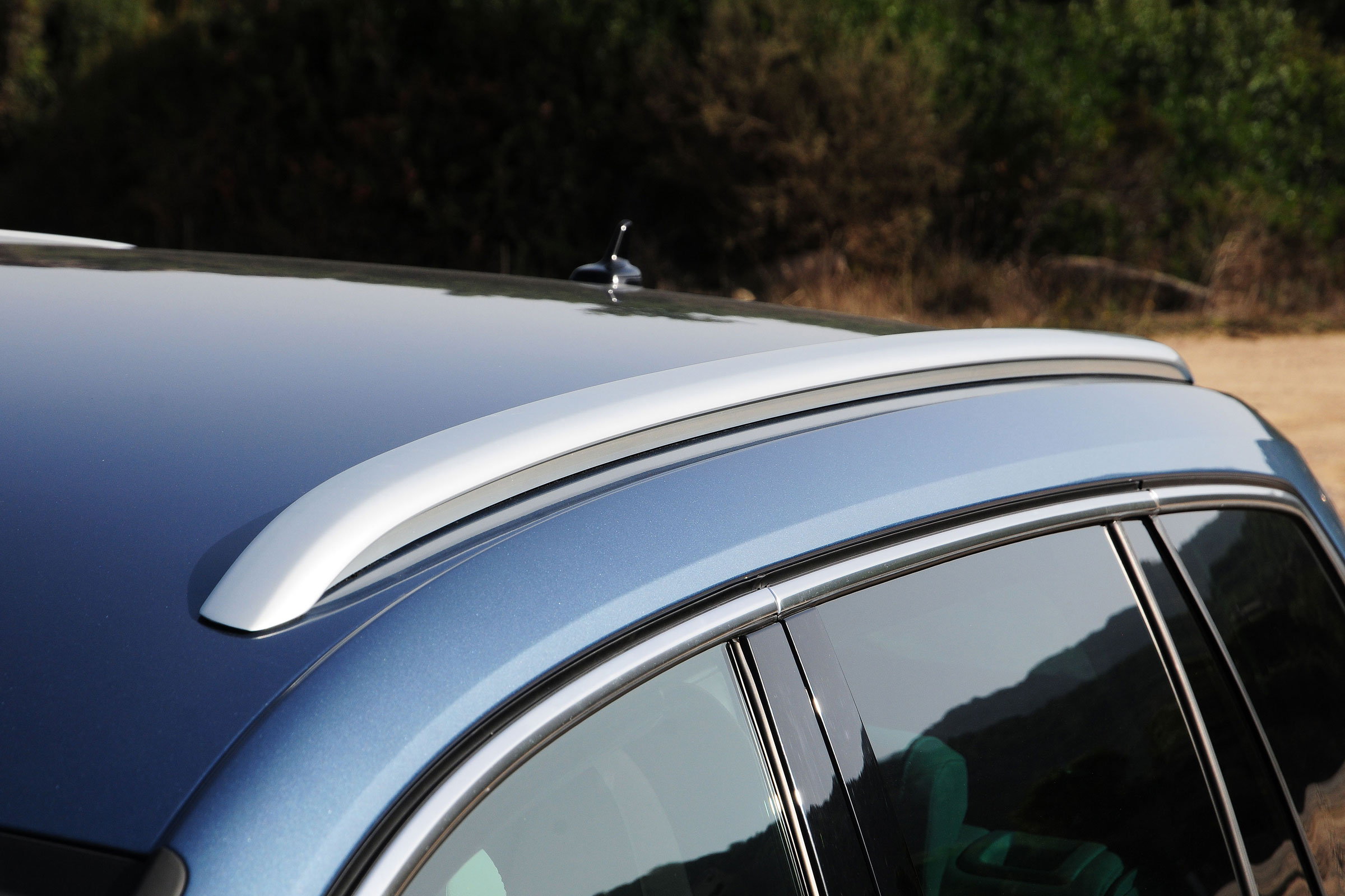 Volkswagen Passat Estate roof rails