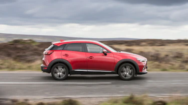 Mazda CX-3 - side action