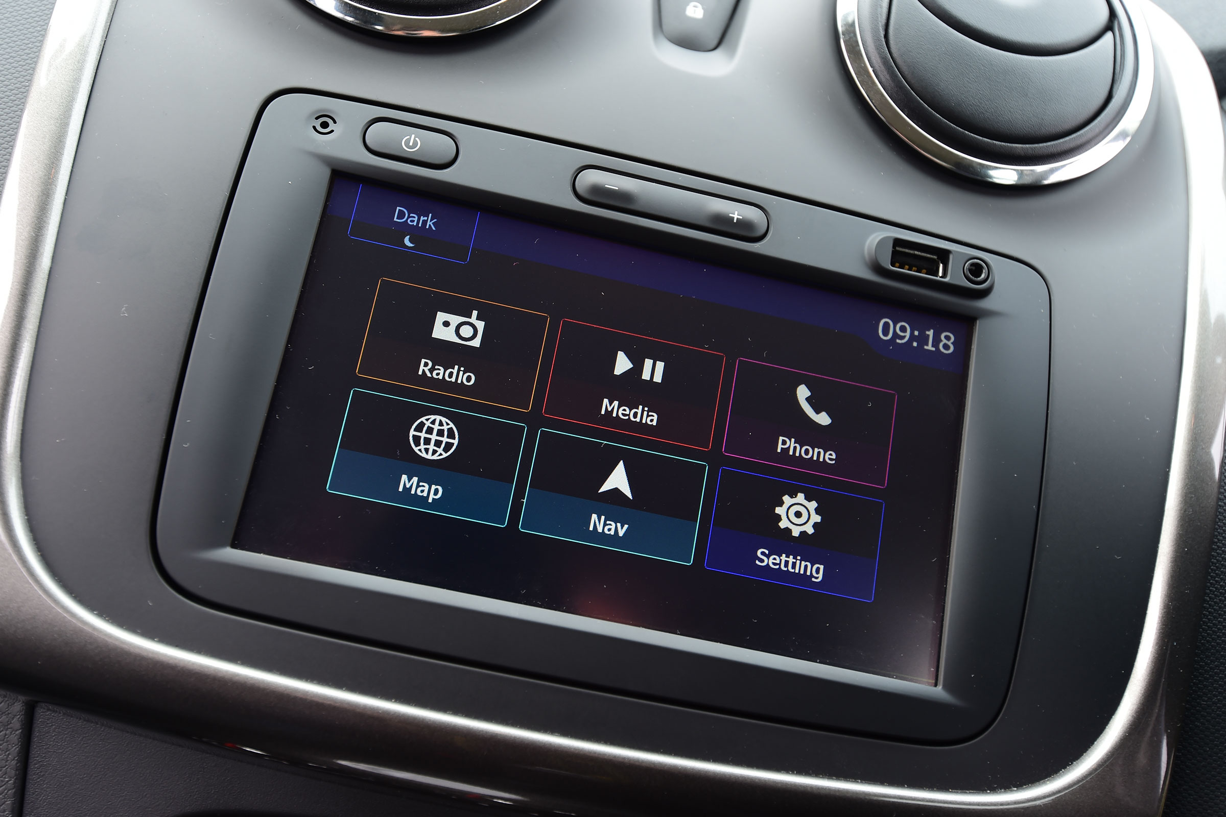 Dacia Sandero - infotainment touchscreen