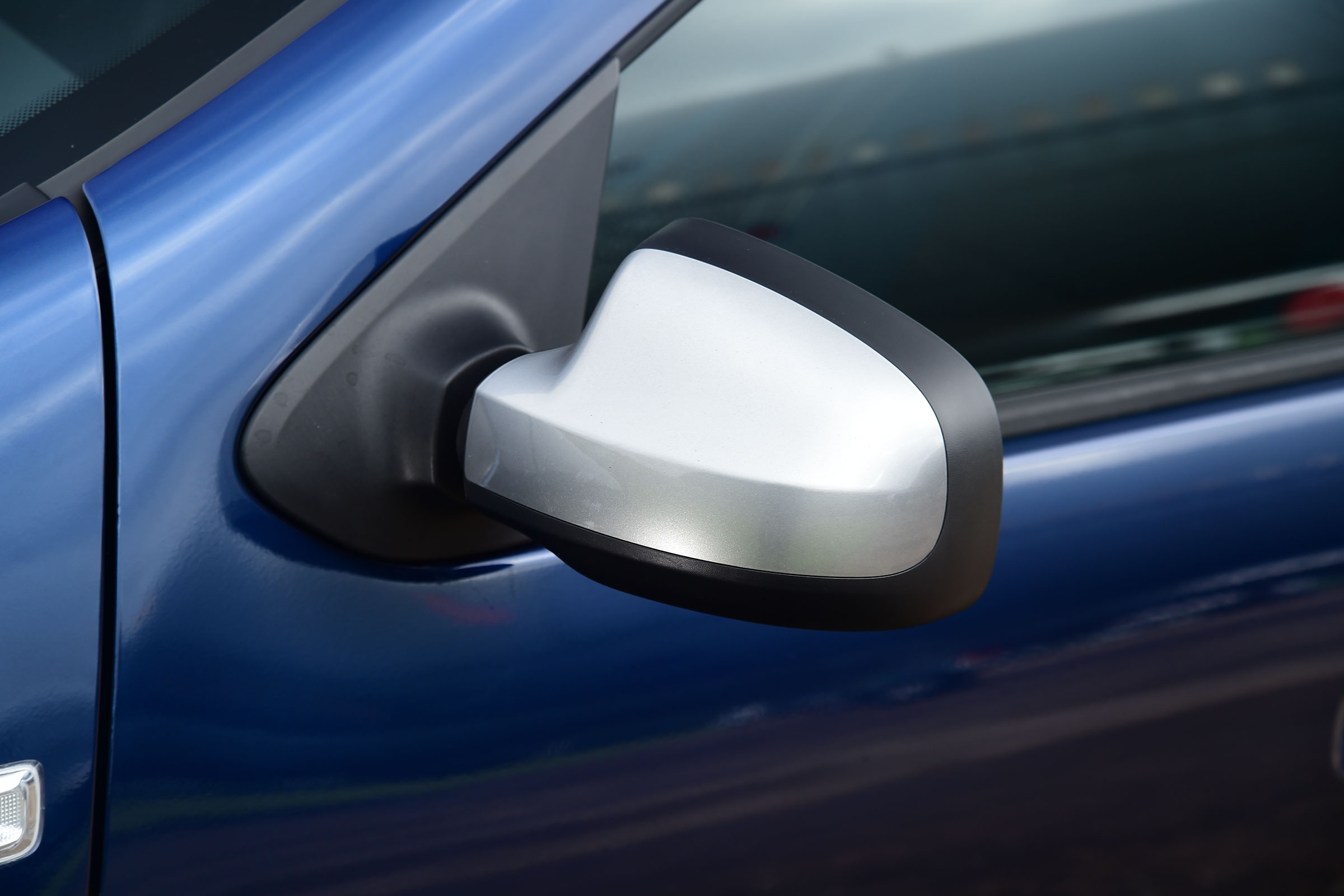 Dacia Sandero - wing mirror