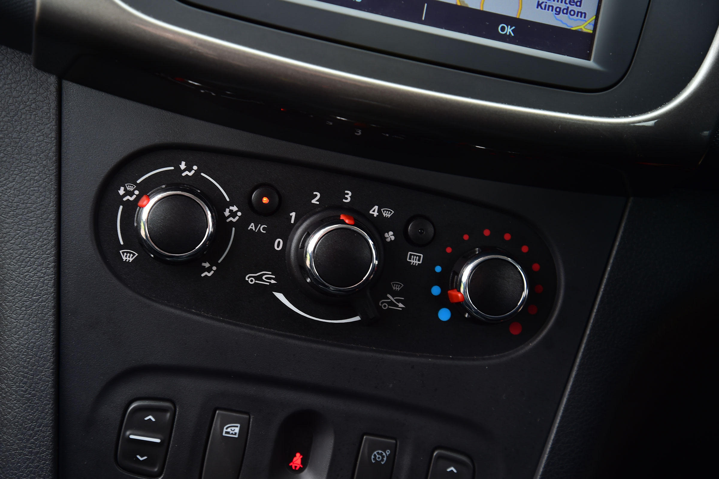 Dacia Sandero - heating controls