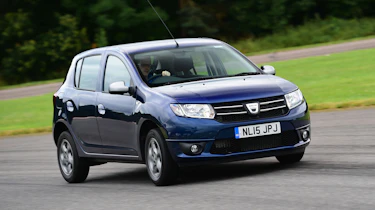 Dacia Sandero - front action