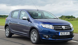 Dacia Sandero - front tracking
