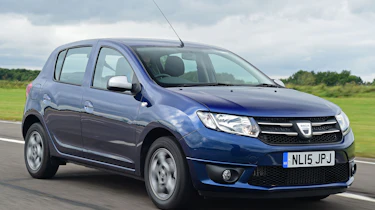 Dacia Sandero - front tracking