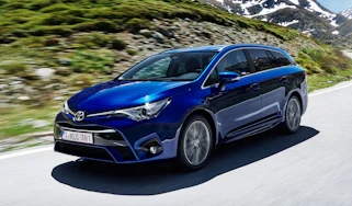 Toyota Avensis Touring Sports - driving