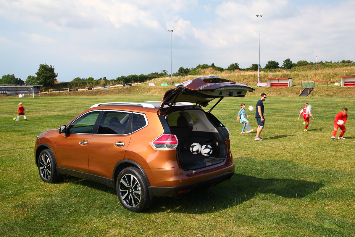 Nissan X-Trail boot