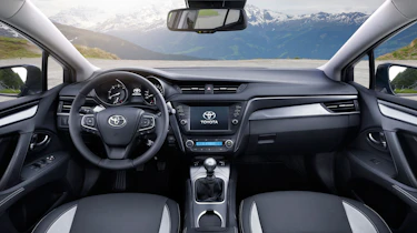 Toyota Avensis Touring Sports - interior