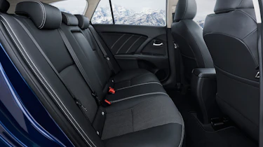 Toyota Avensis Touring Sports - rear seats