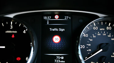 Nissan X-Trail dials