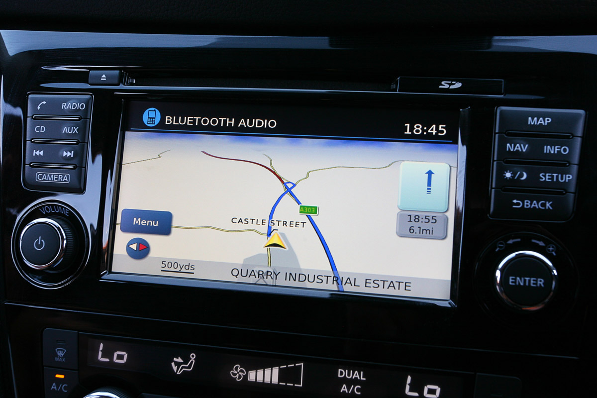 Nissan X-Trail sat-nav