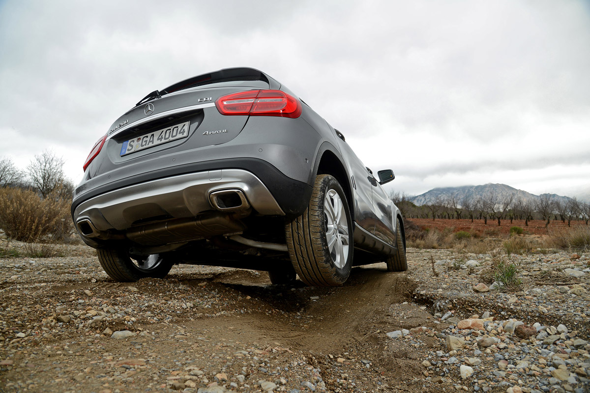 Mercedes GLA off road
