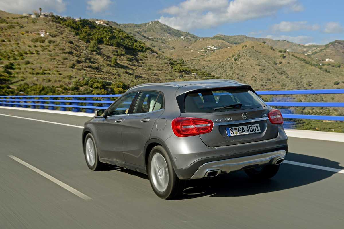 Mercedes GLA rear tracking