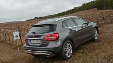 Mercedes GLA tracking