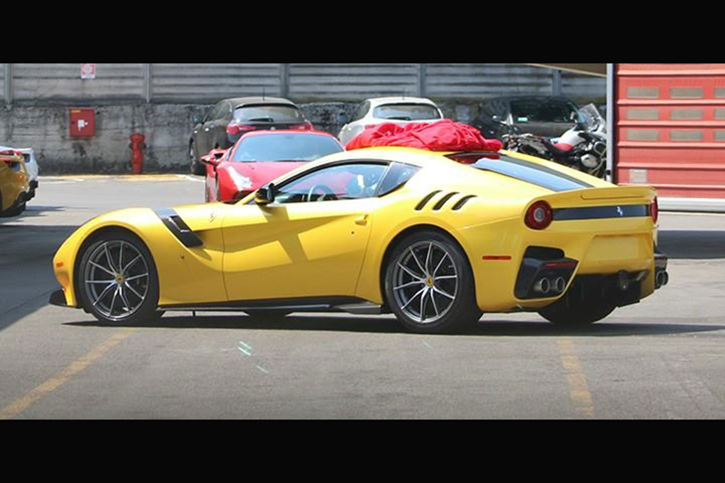 Ferrari F12 Speciale spy shot