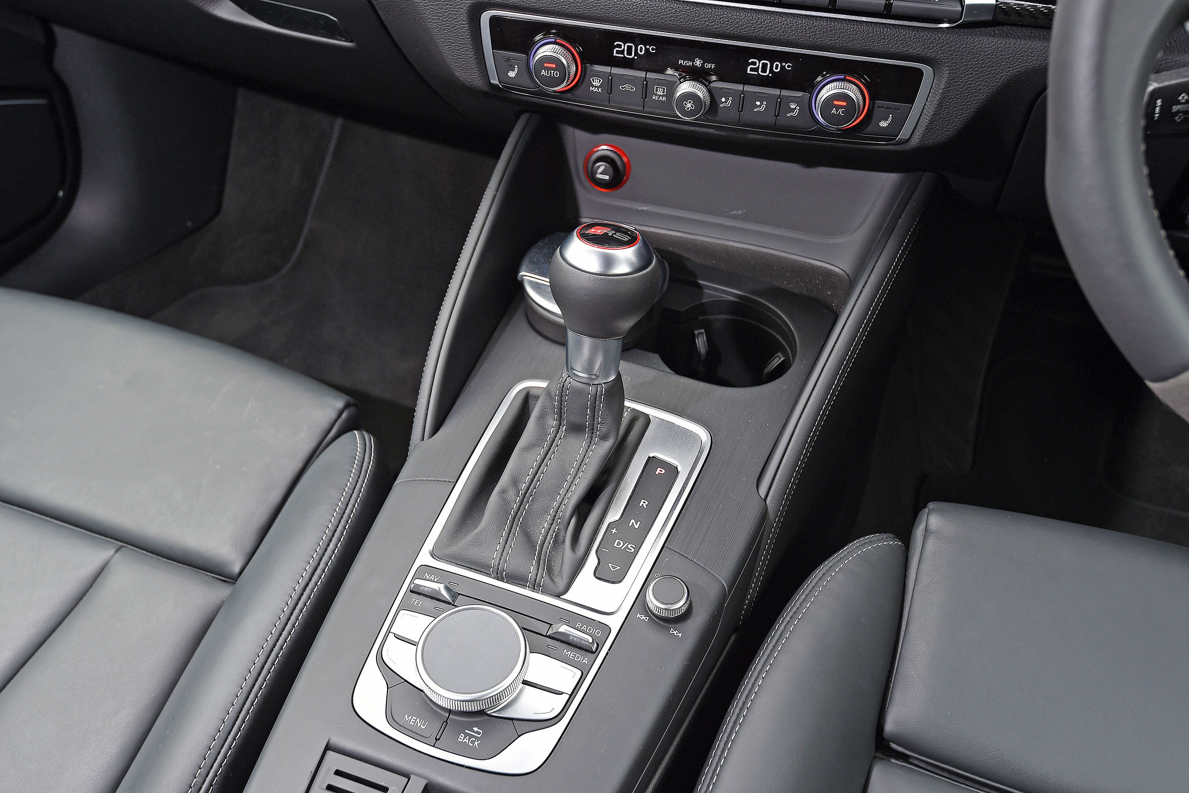 Audi RS3 - centre console