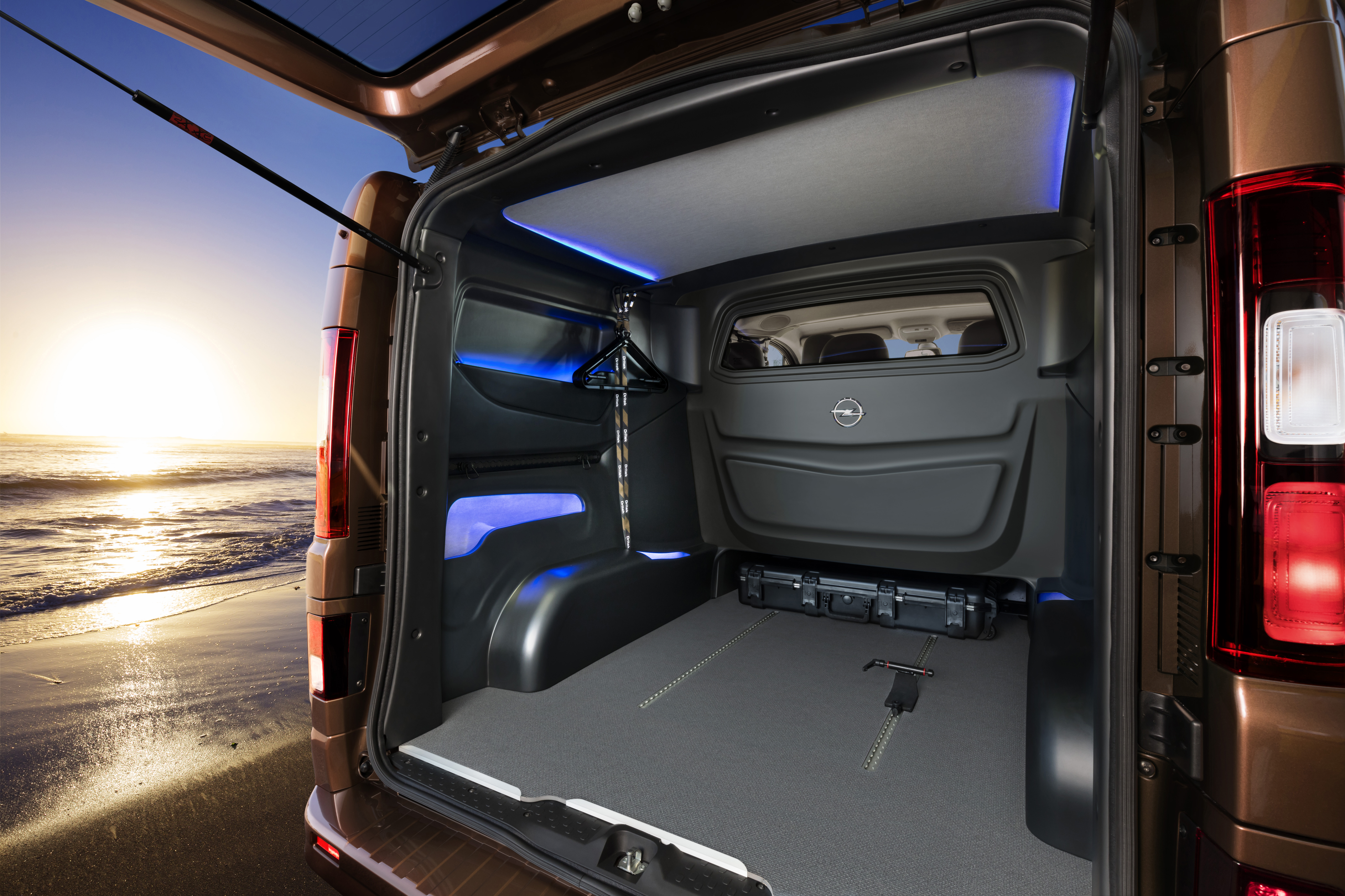 Vauxhall Vivaro Surf Concept - load space
