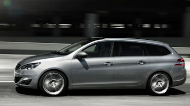 Peugeot-308-SW-estate-interior-detail-2