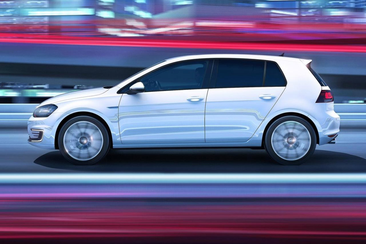 VW Golf GTE profile