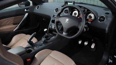 Peugeot RCZ interior